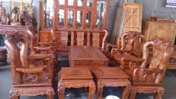 Bàn ghế gỗ Cẩm Lai cho phòng khách ấn tượng