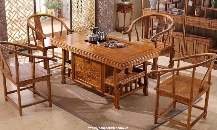 Nhiều loại gỗ được dùng để làm bàn ghế mang phong cách Trung Hoa.