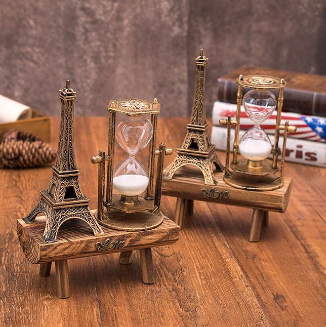 Chiếc đồng hồ tháp Effiel giành cho người yêu thích nước Pháp