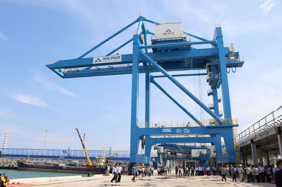 Hệ thống cảng tại Khu liên hợp sản xuất Gang thép Hòa Phát Dung Quất Quảng Ngãi.