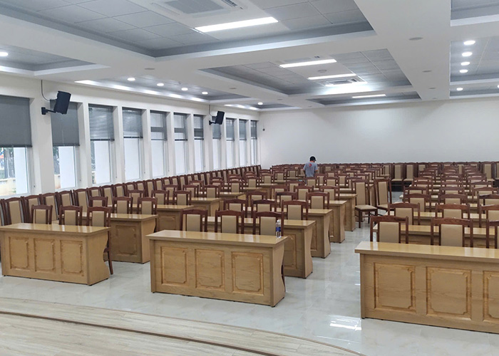 +102 Mẫu bàn chủ tọa đẹp và hiện đại cho năm 2025