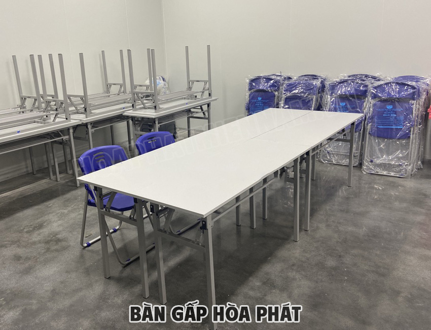 Sử dụng bàn gấp làm bàn ăn công nghiệp