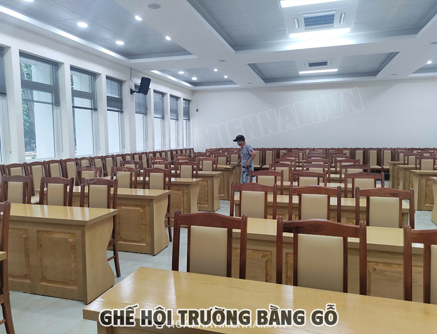 Khi Nào Không Nên Sử Dụng Ghế Hội Trường Bằng Gỗ?