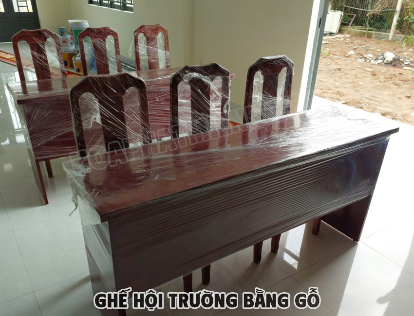 ghe-hoi-truong-bang-go-7