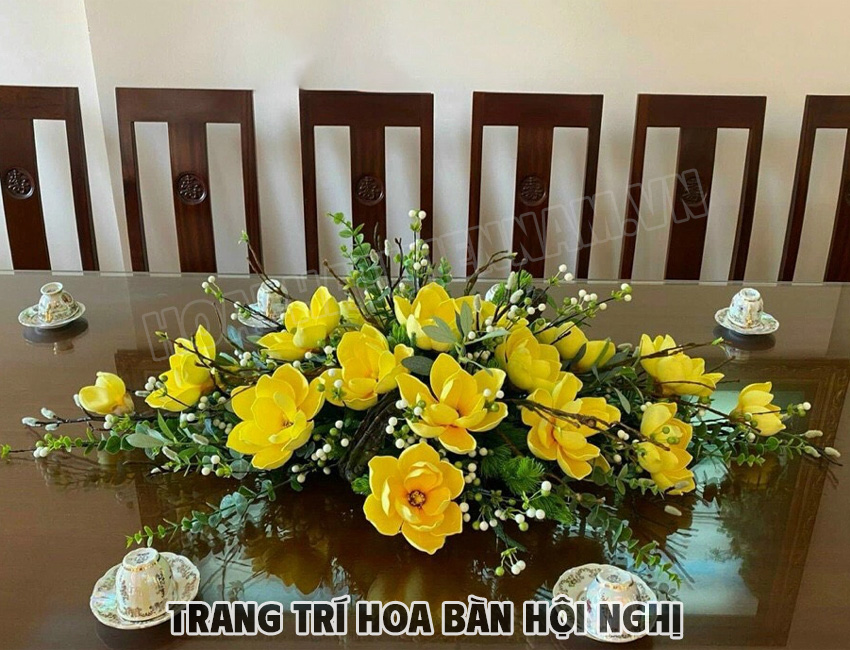 trang-tri-hoa-ban-hoi-nghi-15