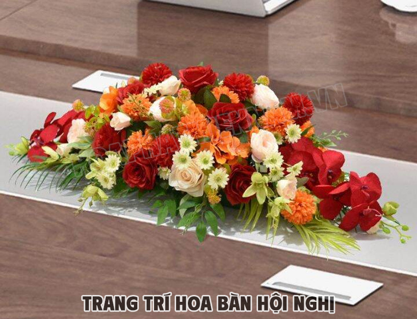 trang-tri-hoa-ban-hoi-nghi-2