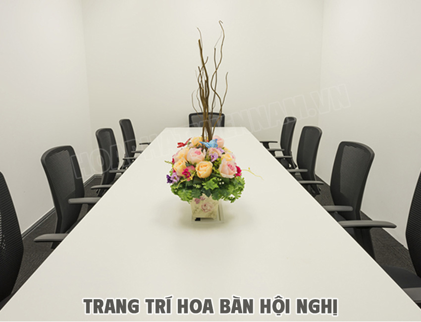 trang-tri-hoa-ban-hoi-nghi-20