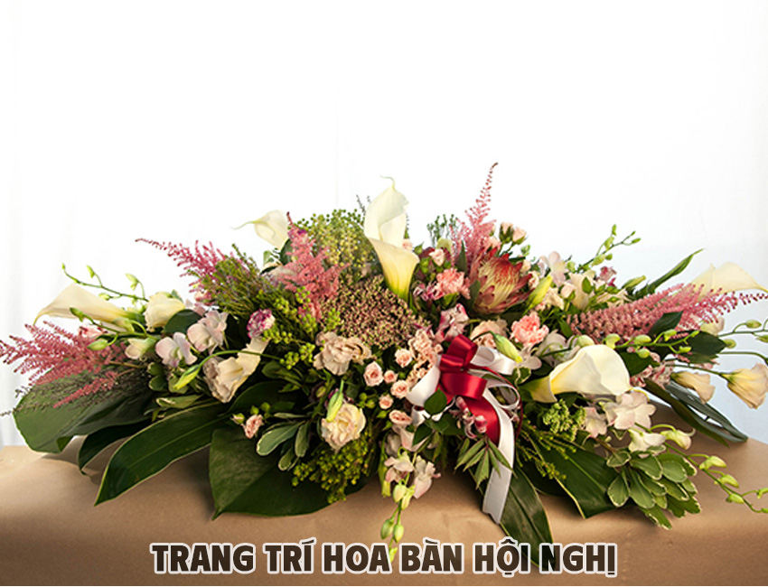 trang-tri-hoa-ban-hoi-nghi-21