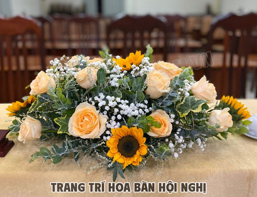 Hoa Hướng Dương Trang Trí Bàn Hội Nghị