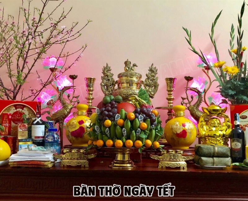 Cách bày trí bàn thờ ngày Tết đẹp, chuẩn phong thủy