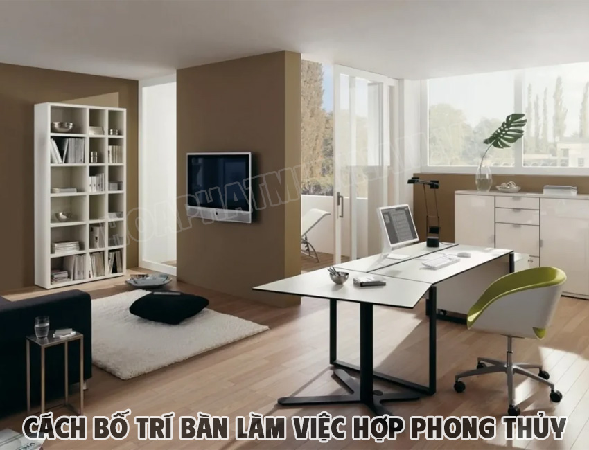 Không đặt bàn làm việc đối diện với nhà vệ sinh