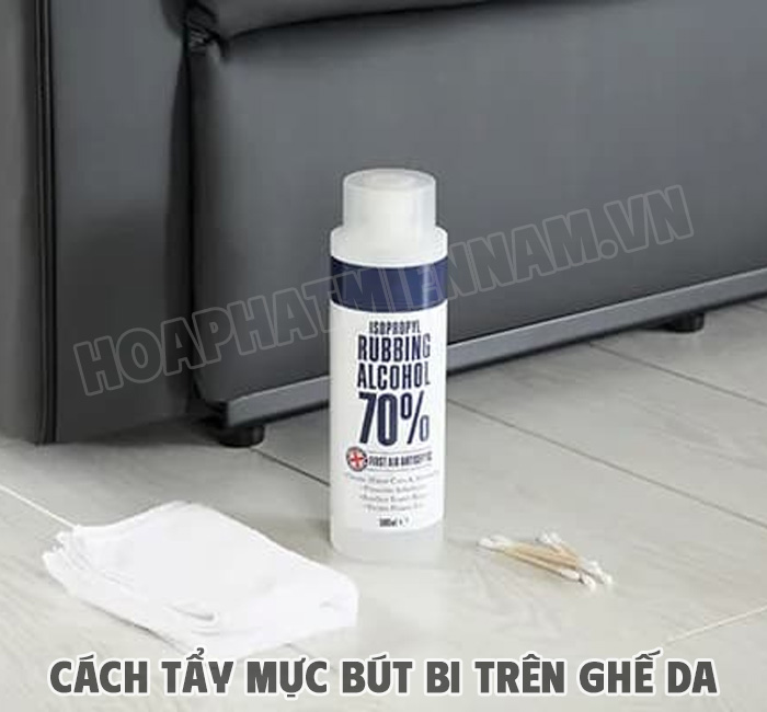 Tẩy vết mực bút bi trên ghế da bằng cồn 70 độ