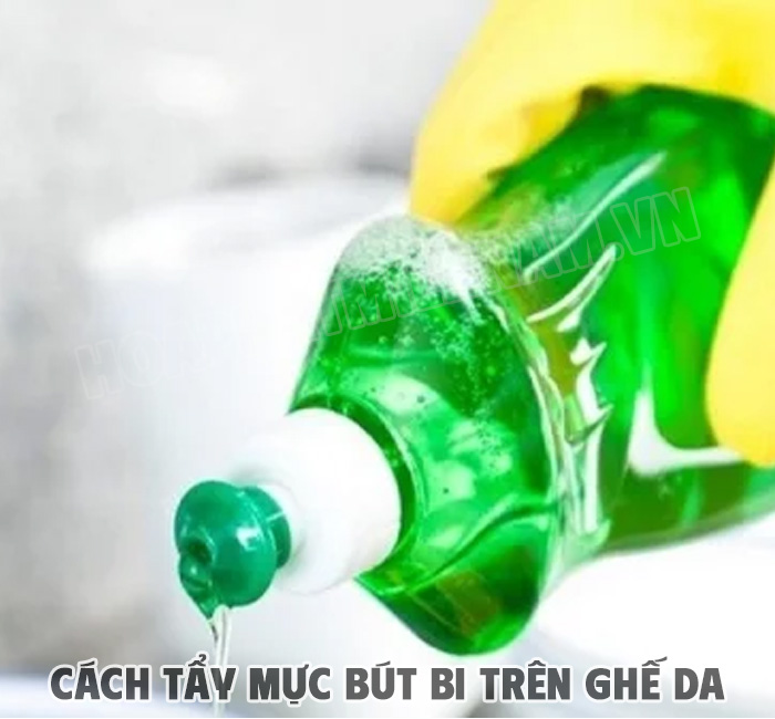 Tẩy vết mực bút bi trên ghế da bằng nước rửa chén