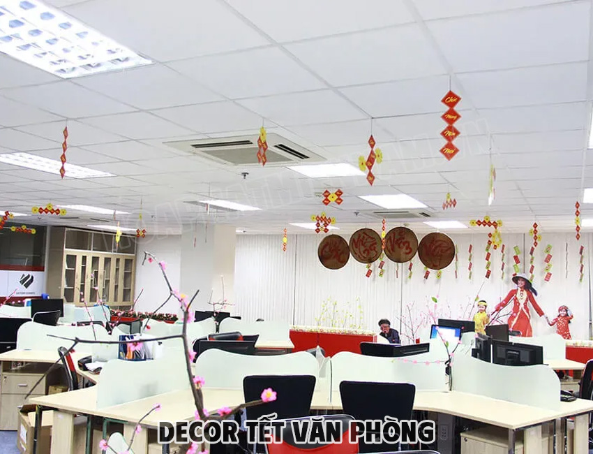 Tại sao nên decor Tết văn phòng?