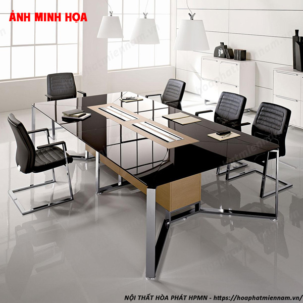 Tổng Quan Về Bàn Họp Mặt Kính Cường Lực