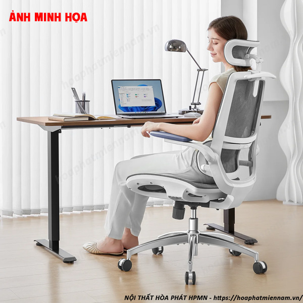 Cách Chọn Mua Bàn Làm Việc Công Thái Học Chống Mỏi Phù Hợp