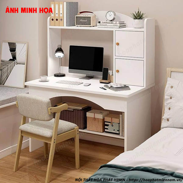 Bàn làm việc có kệ sách phía trên mặt bàn