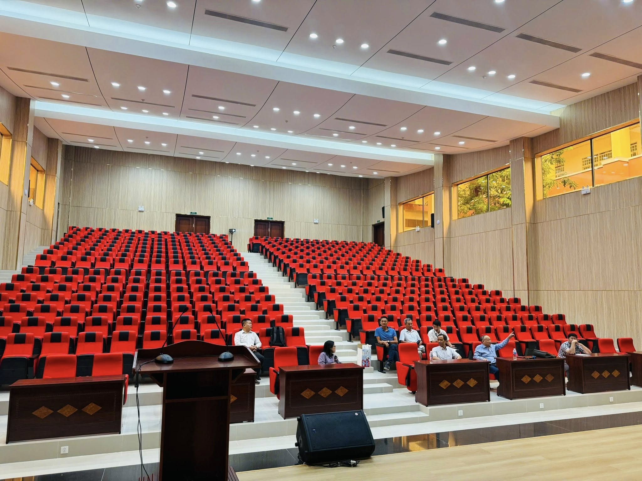 Lắp Đặt Ghế Hội Trường Tại Đại Học Quốc Gia TPHCM