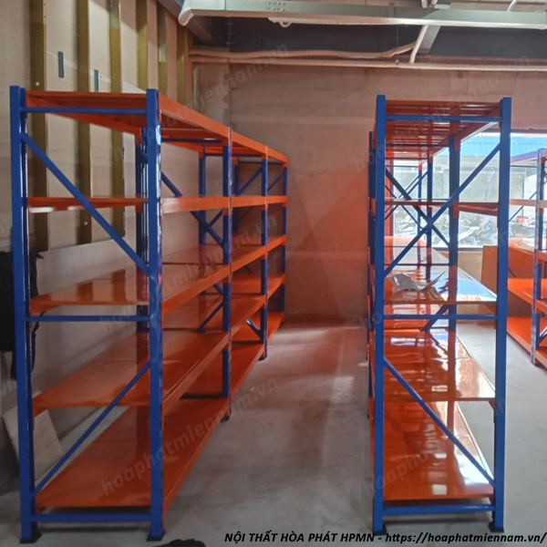 Hướng Dẫn Bảo Quản và Sử Dụng Kệ Sắt Chịu Lực Đúng Cách