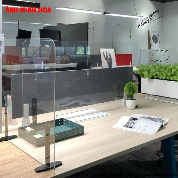Tấm Chắn Bàn Làm Việc Trong Suốt Là Gì?
