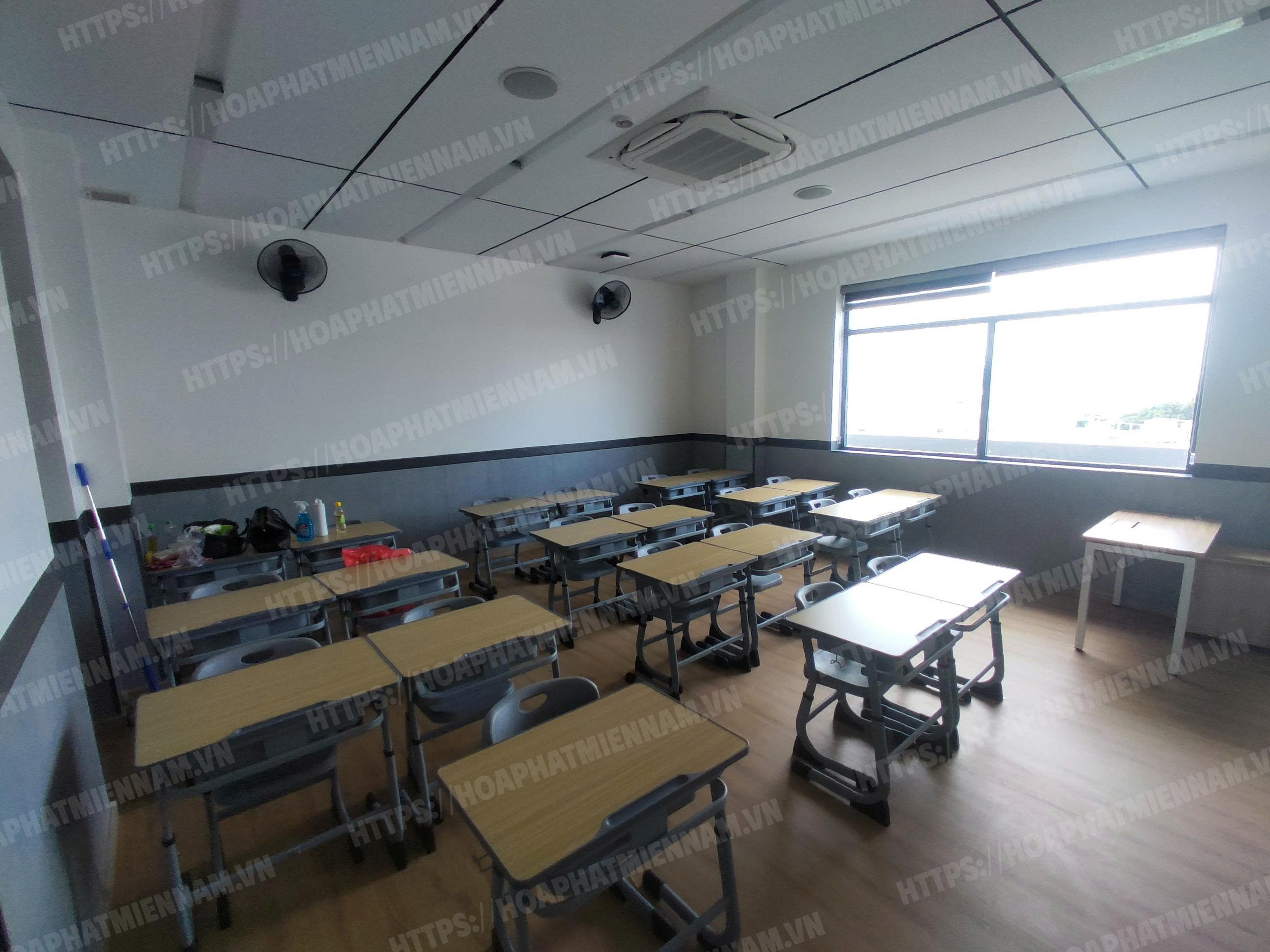 Lắp Đặt  Bàn Ghế Học Sinh Tại Công Ty Cổ Phần Văn Hoá Giáo Dục Việt Mỹ