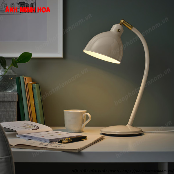 Mẹo chọn và bố trí đèn bàn làm việc hiệu quả
