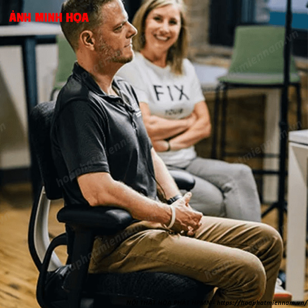 Lợi Ích Của Ghế Giám Đốc Đối Với Sức Khỏe Người Lớn Tuổi