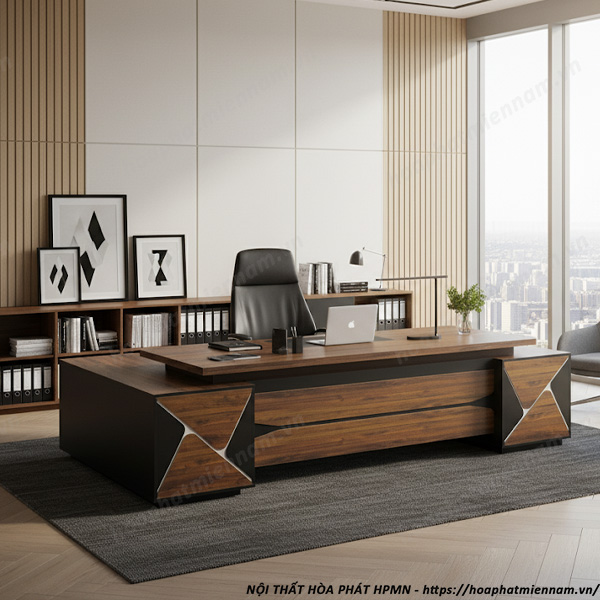 ban-giam-doc-chu-L-1