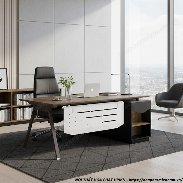 ban-giam-doc-chu-L-3