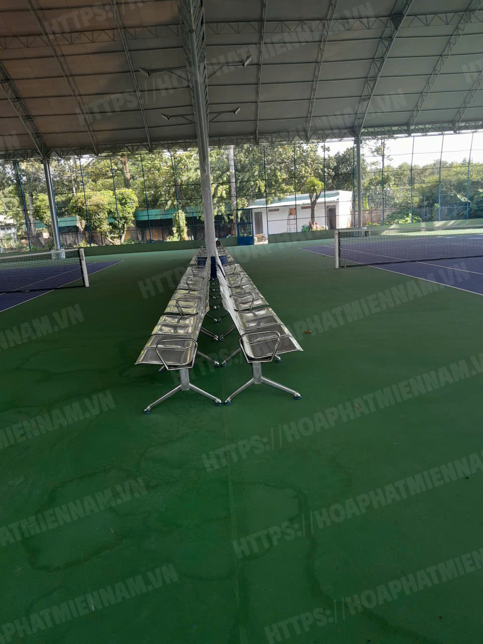 Lắp Đặt Ghế Băng Chờ Tại Trường Đại học Thể dục Thể thao TPHCM