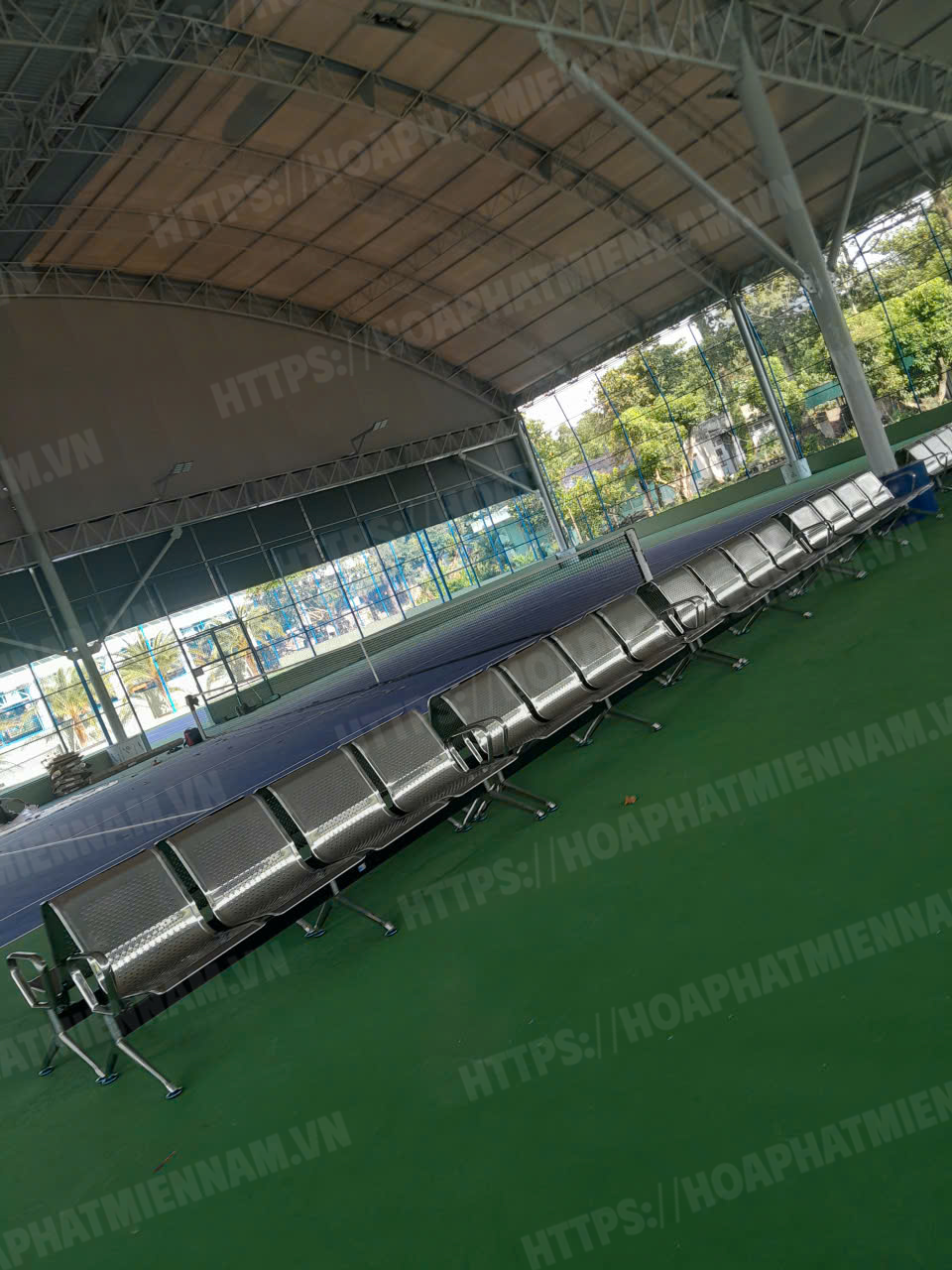 Lắp Đặt Ghế Băng Chờ Tại Trường Đại học Thể dục Thể thao TPHCM