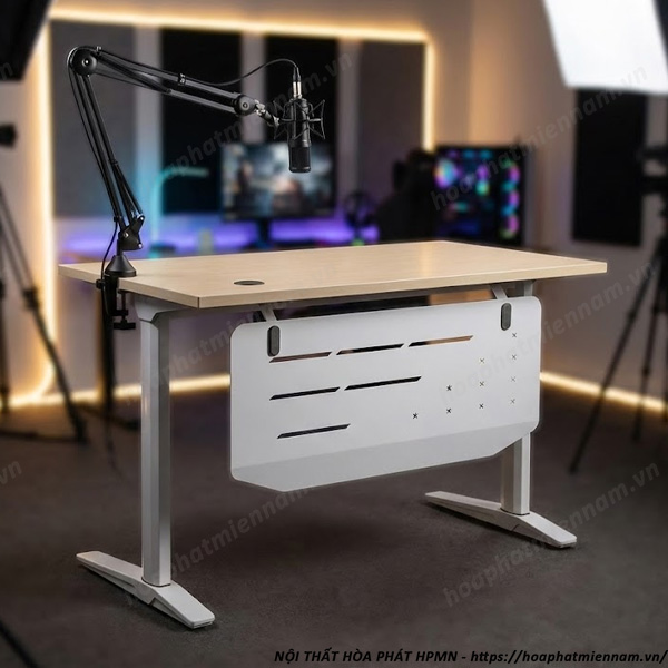 ban-chan-sat-cho-streamer-co-gan-gia-do-Microphone-1