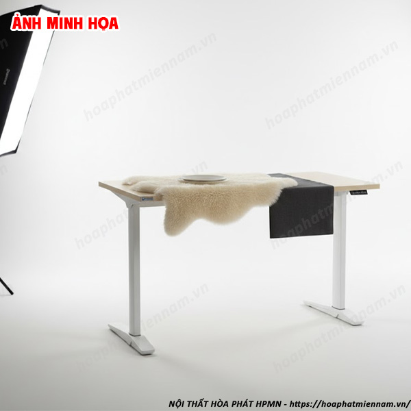 ban-chan-sat-trang-tri-studio-chup-anh-san-pham-1