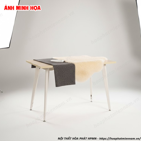 ban-chan-sat-trang-tri-studio-chup-anh-san-pham-2