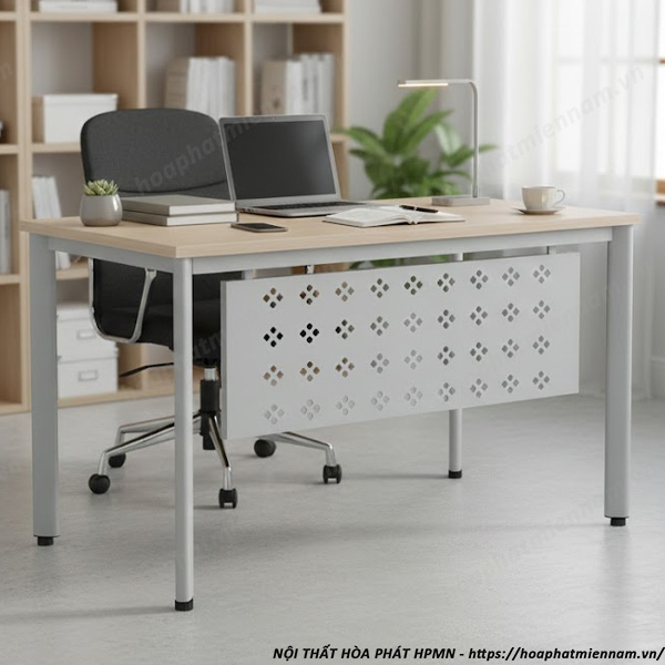 ban-lam-viec-chan-sat-cho-phong-lam-viec-3