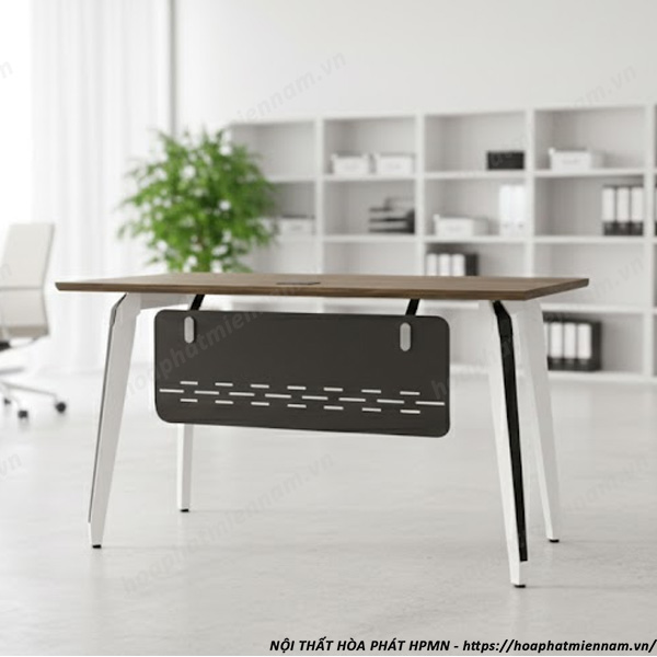 ban-lam-viec-chan-sat-co-ben-khong-4