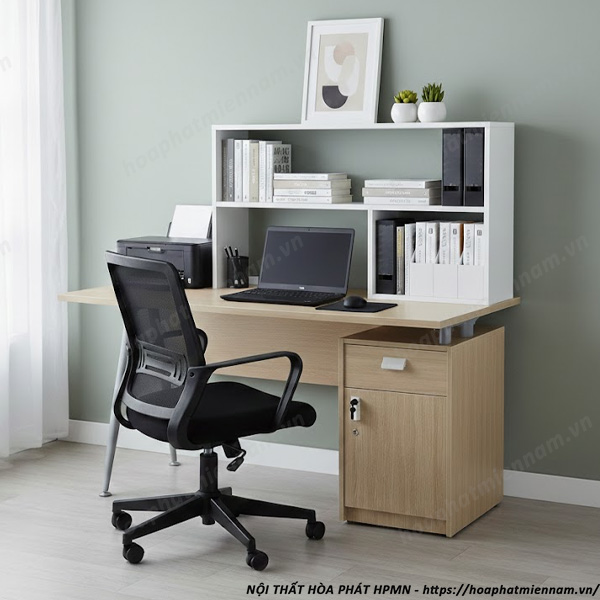 chieu-cao-ke-lung-tren-mat-ban-lam-viec-1