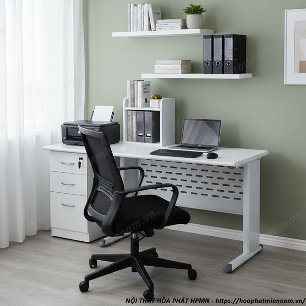 chieu-cao-ke-lung-tren-mat-ban-lam-viec-2