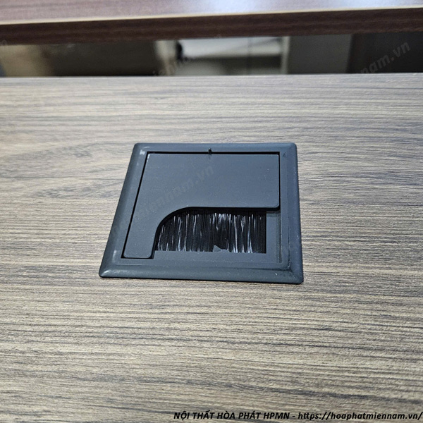 kich-thuoc-lo-luon-day-dien-tren-mat-ban-3