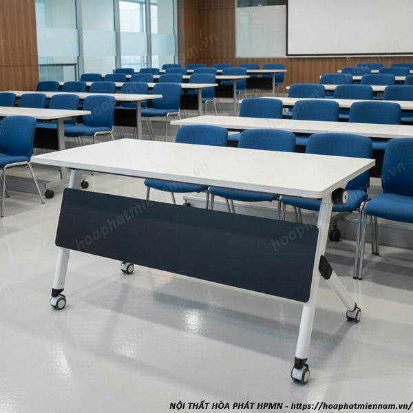 ban-hop-gap-gon-hoa-phat-cho-phong-dao-tao-3